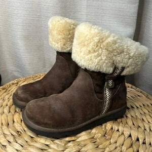 UGG Women's Brown Metro Tas Sheepskin Fur Ankle Winter Boot Size 7
